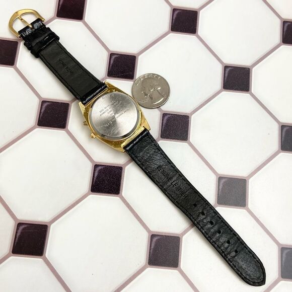 Vintage Armitron x Looney Tunes Pepe Le Pew Musical Watch “…Mood for Love” 🎵 - Picture 11 of 17